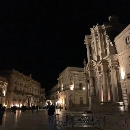 Vincenza Arenella (Syracuse)