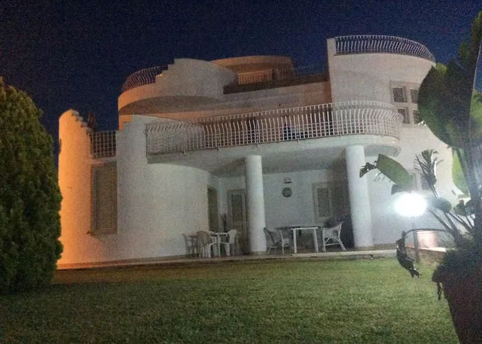 Vincenza * Arenella (Syracuse)