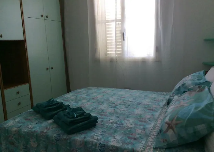 Vincenza * Arenella (Syracuse)