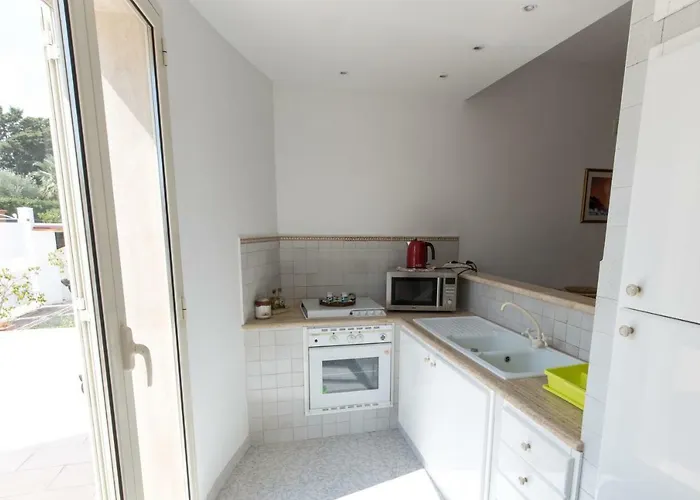 Vincenza * Arenella (Syracuse)