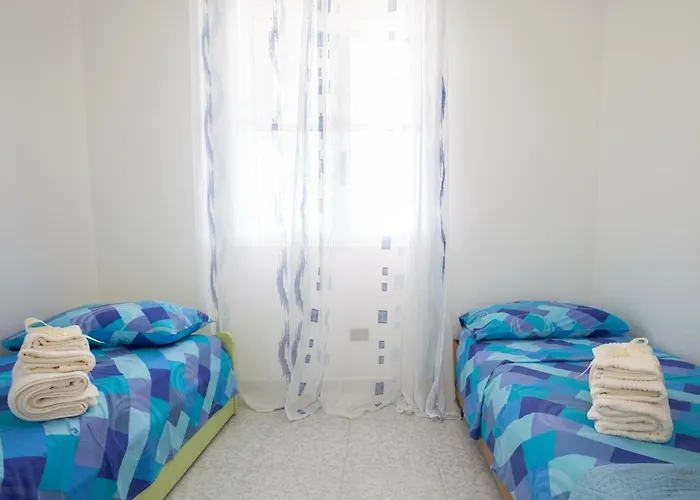 Vincenza Arenella (Syracuse)